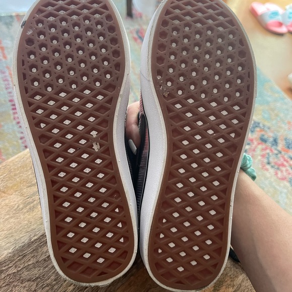 High-Top Vans - Picture 6 of 9